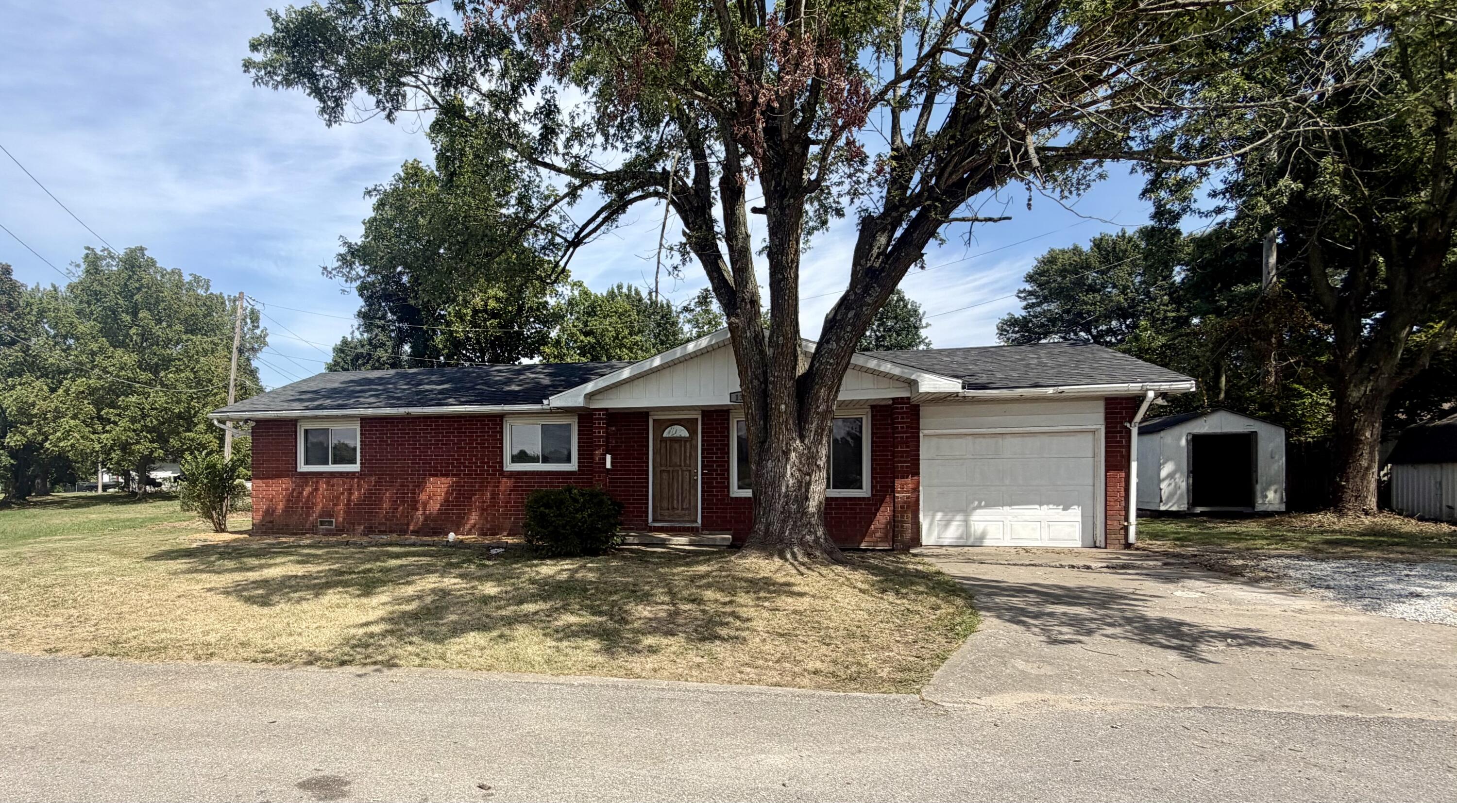 130 N Lafayette Avenue, Republic MO 65738