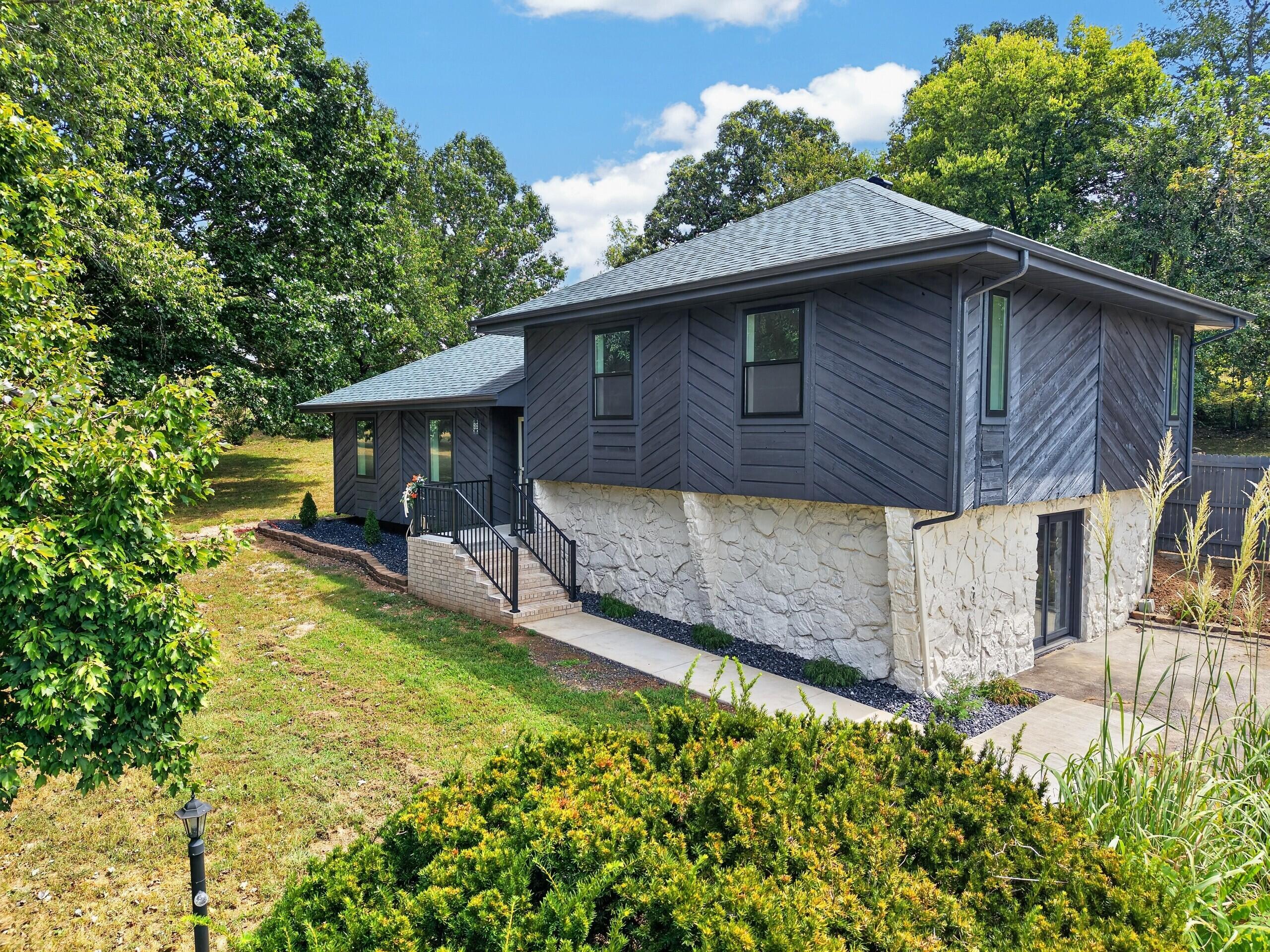3144 W Heritage Drive, Ozark MO 65721