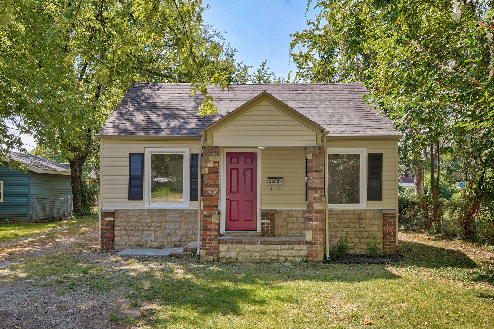2540 W State Street, Springfield MO 65802