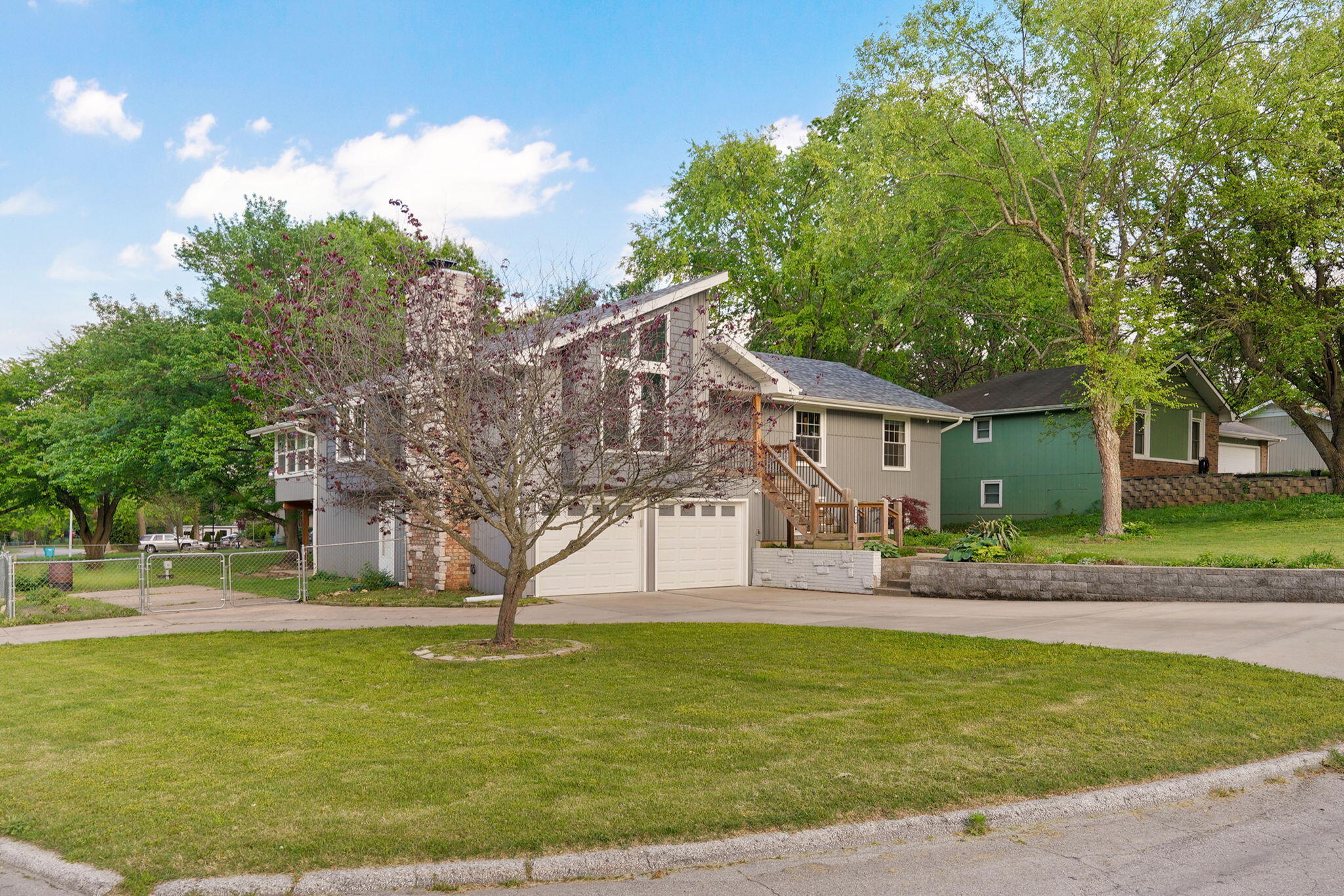 4740 S Glenn Avenue, Springfield MO 65810