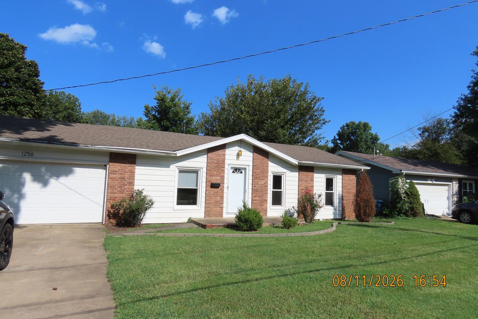 1256 S Meadowview Avenue, Springfield MO 65804