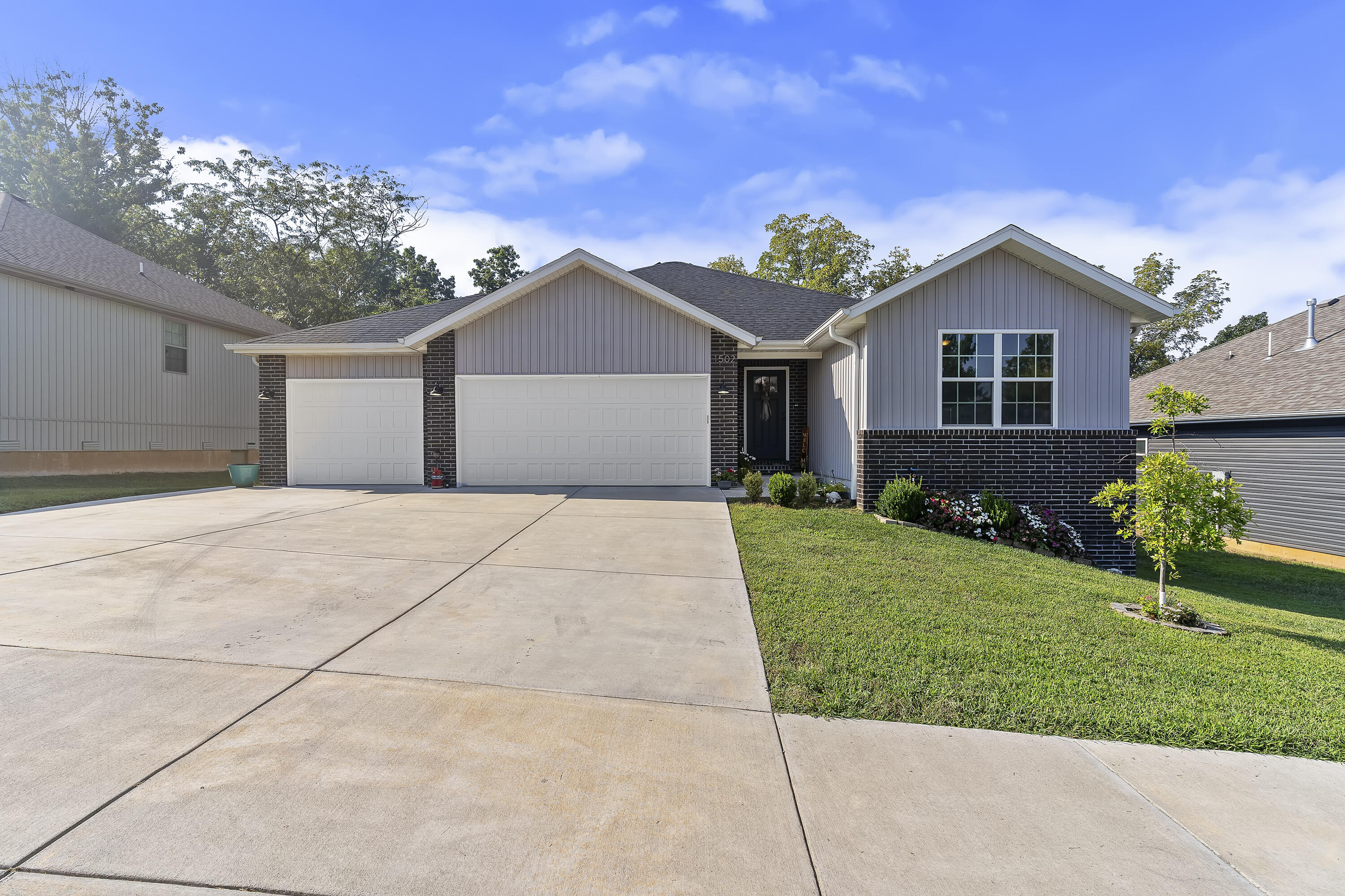 1502 W Parkview Street, Ozark MO 65721