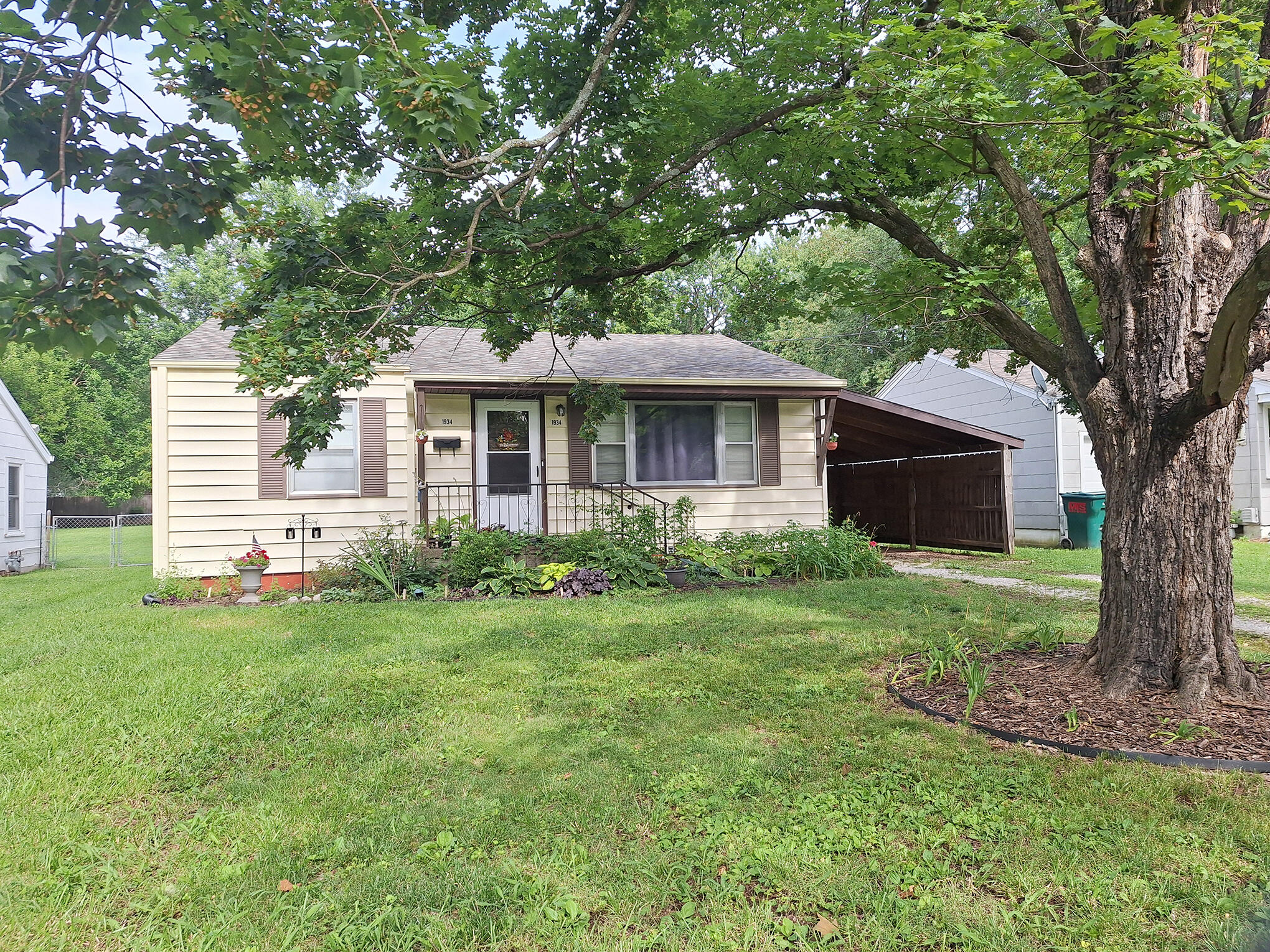 1934 S Kimbrough Avenue, Springfield MO 65807