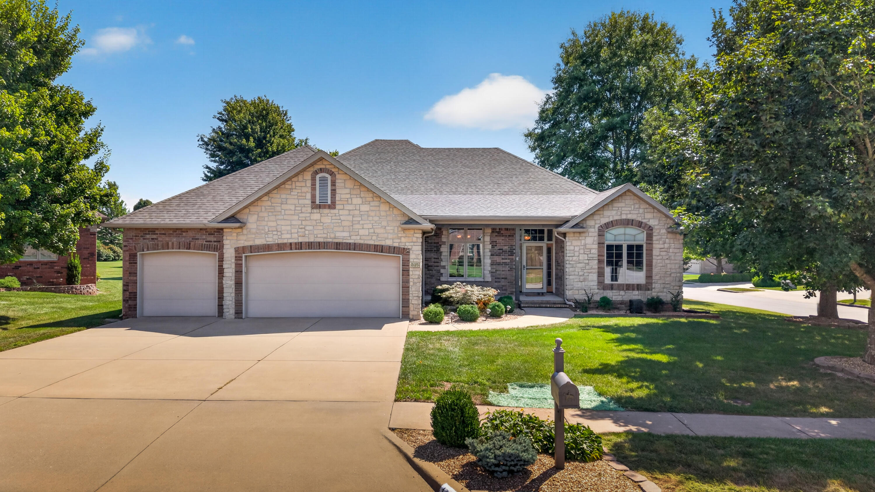1352 N Lennox Court, Springfield MO 65802