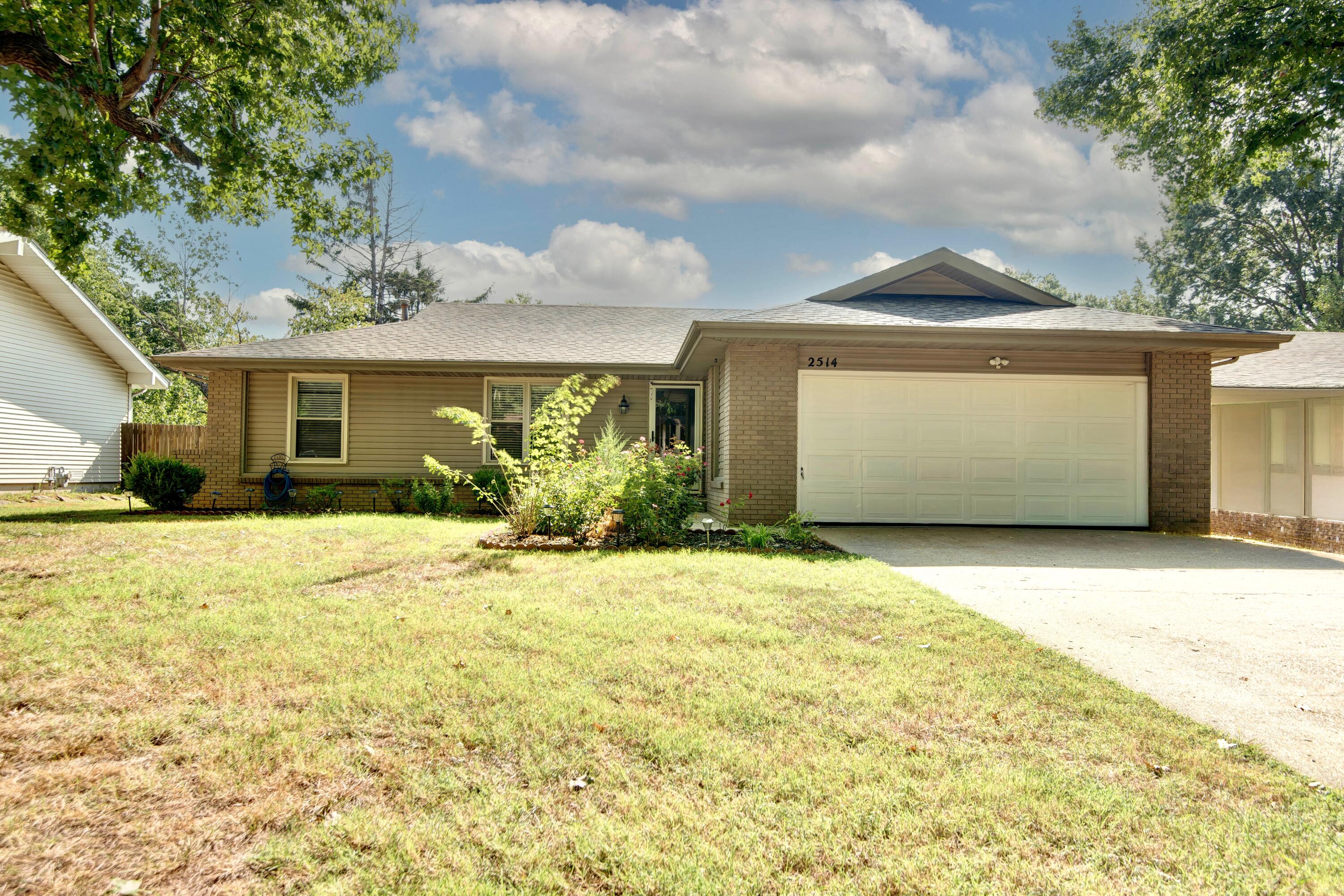 2514 S Weller Avenue, Springfield MO 65804