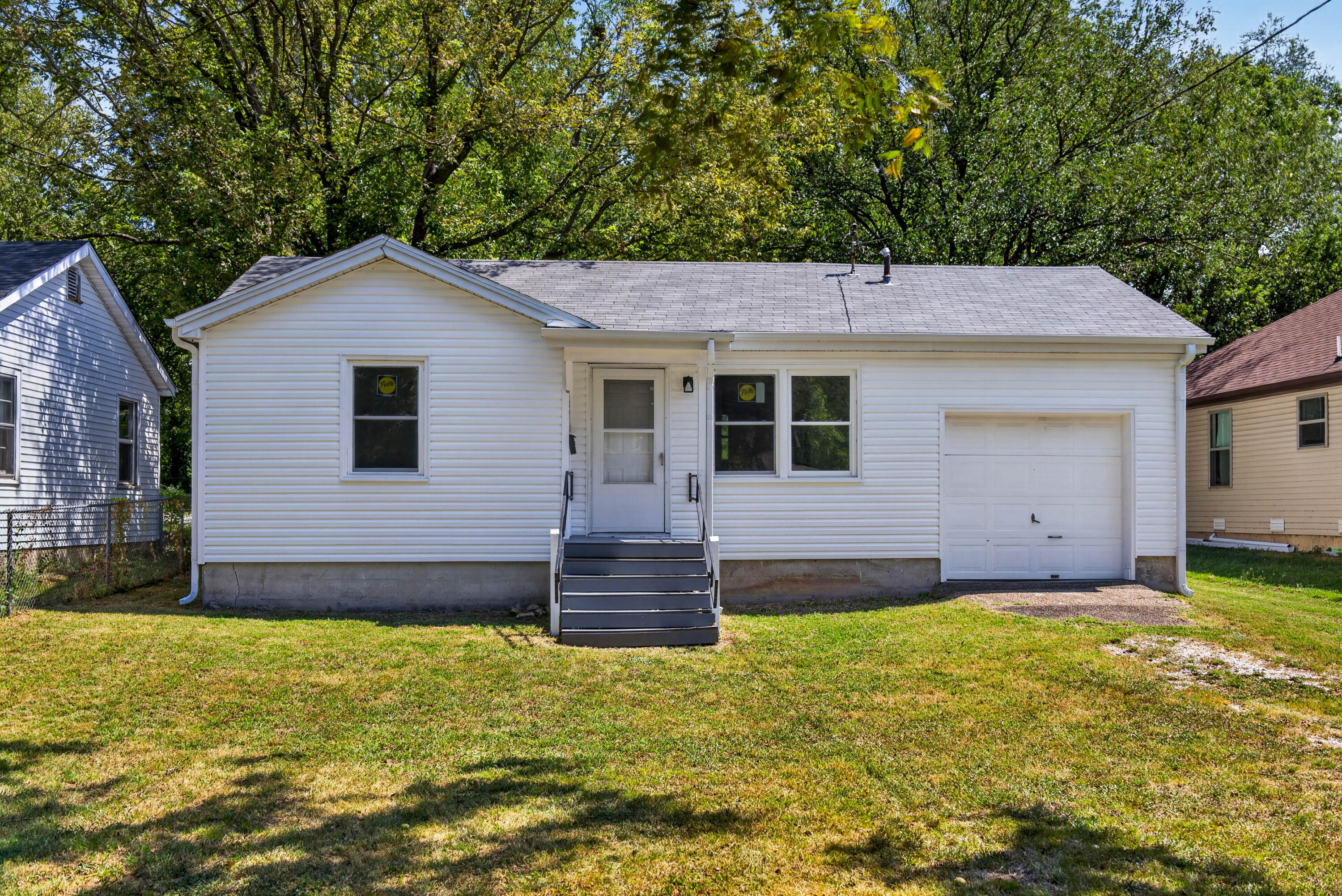 2120 N Fort Avenue, Springfield MO 65803