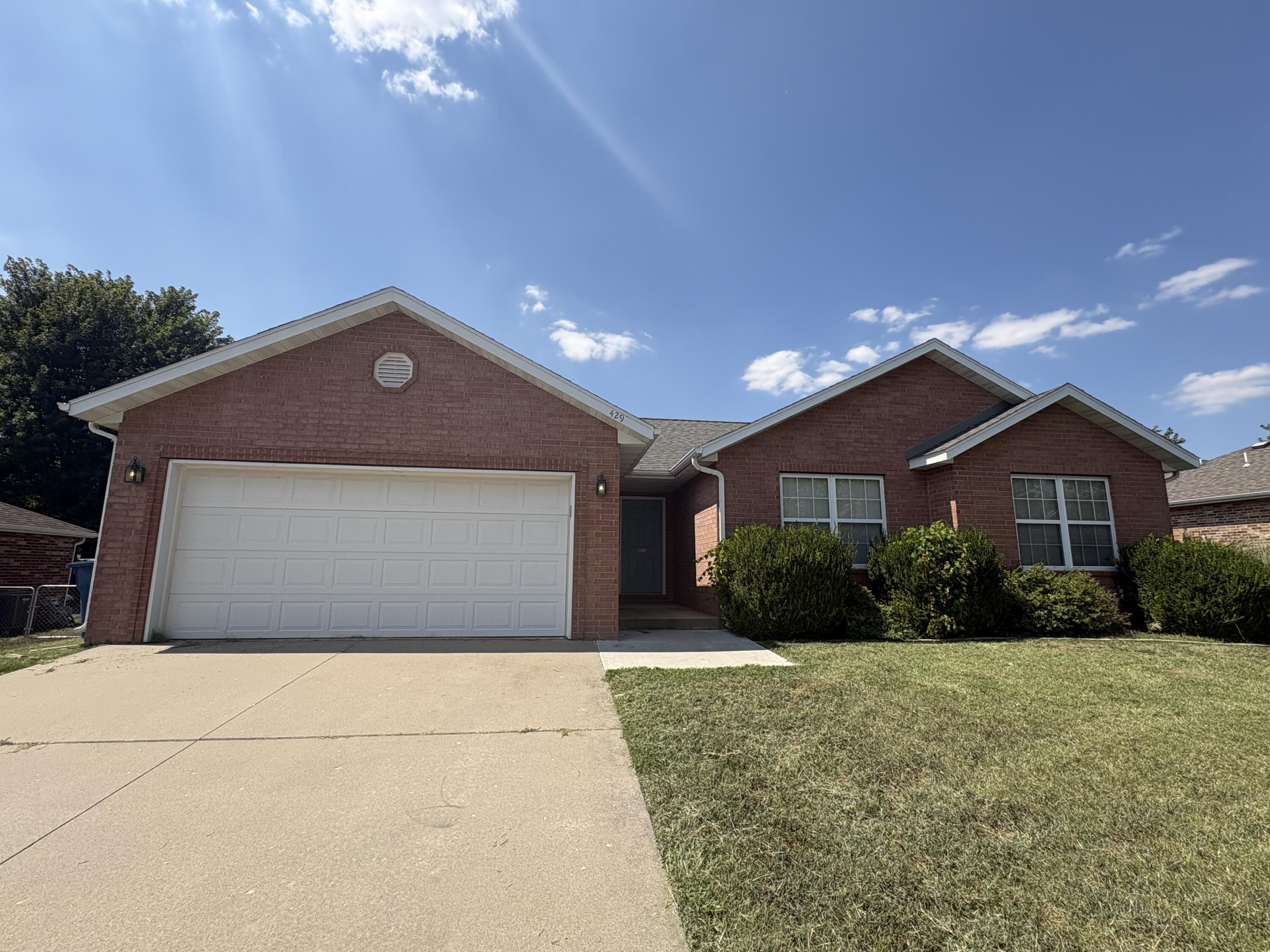 429 N Douglas Drive, Republic MO 65738