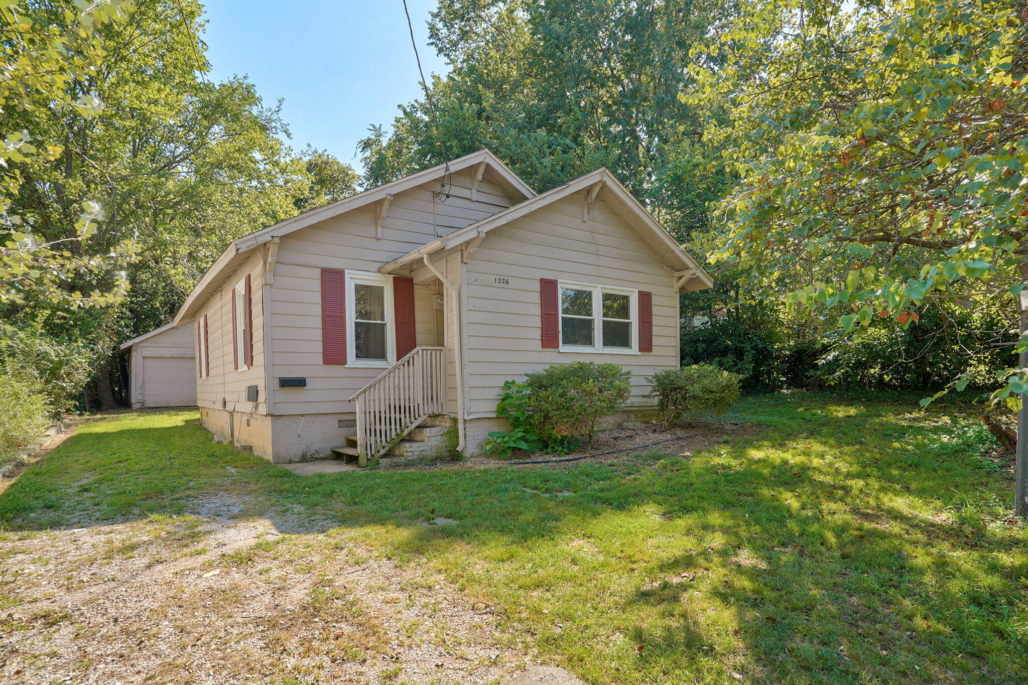 1226 W Kerr Street, Springfield MO 65803