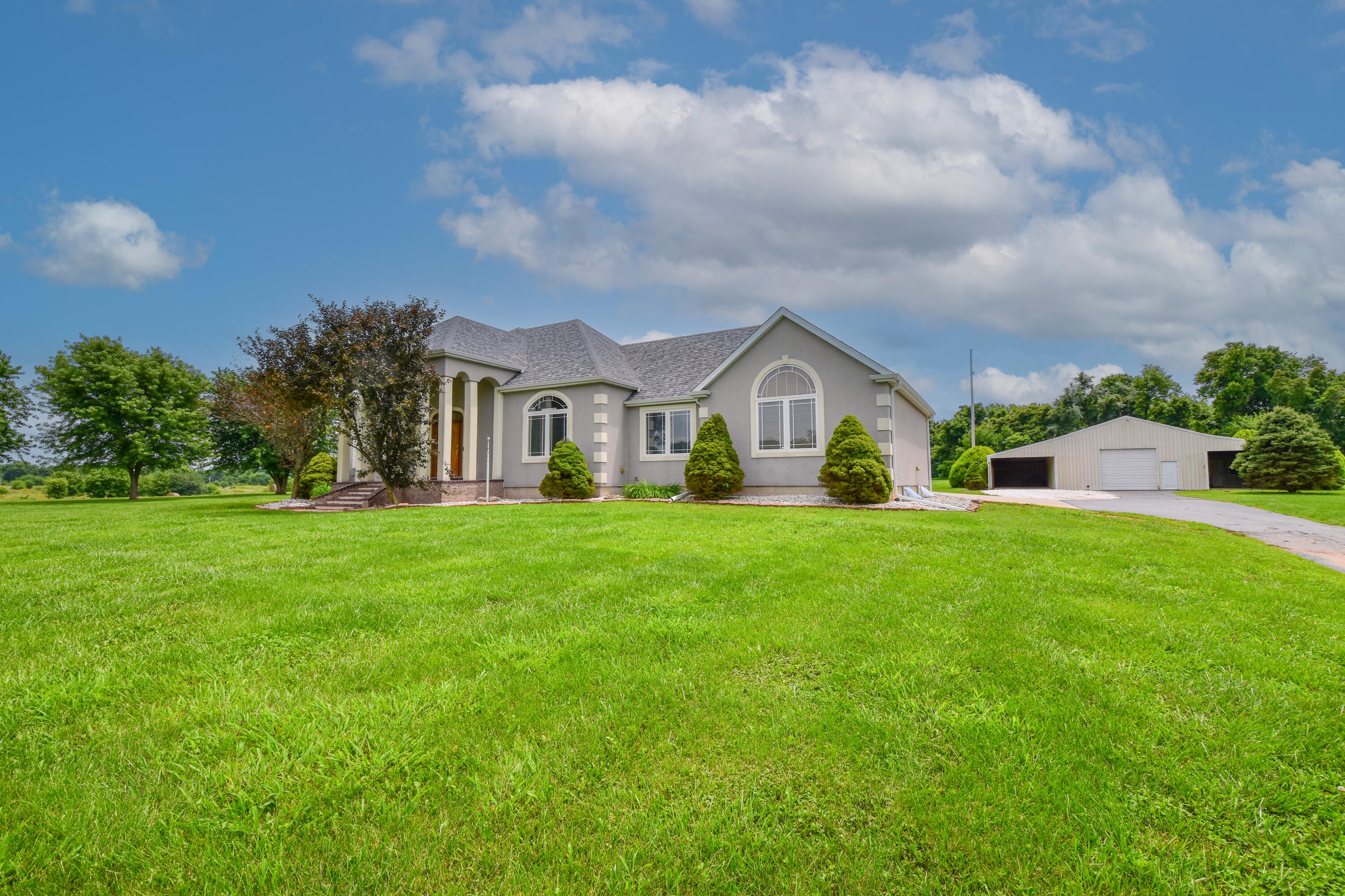 8626 W Farm Road 64, Willard MO 65781