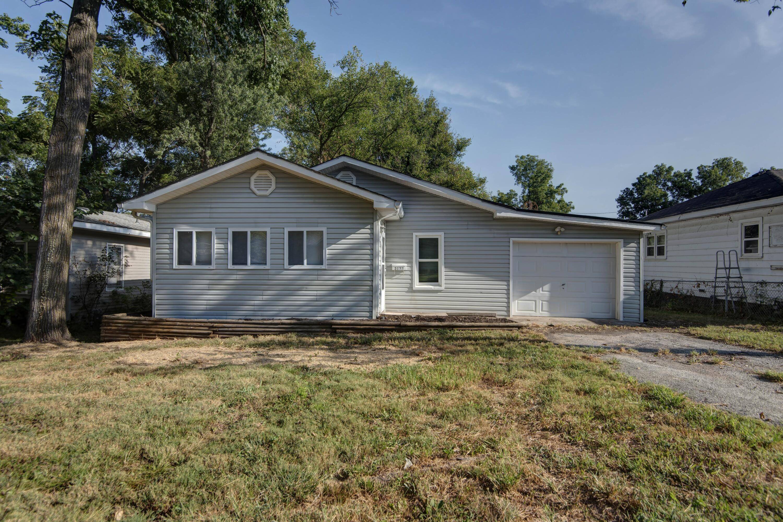3133 W State Street, Springfield MO 65802