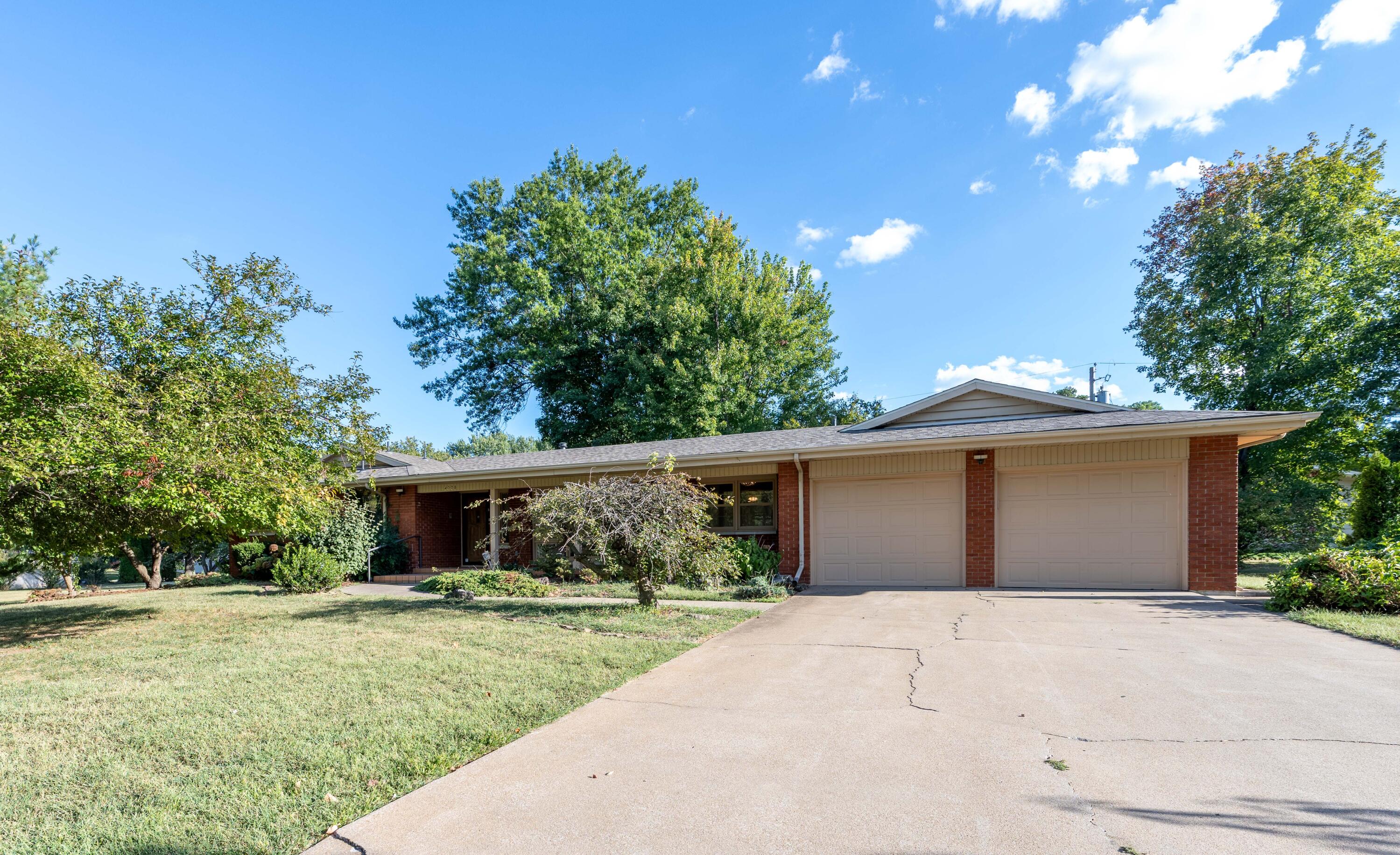 4008 W Grimes Street, Springfield MO 65802