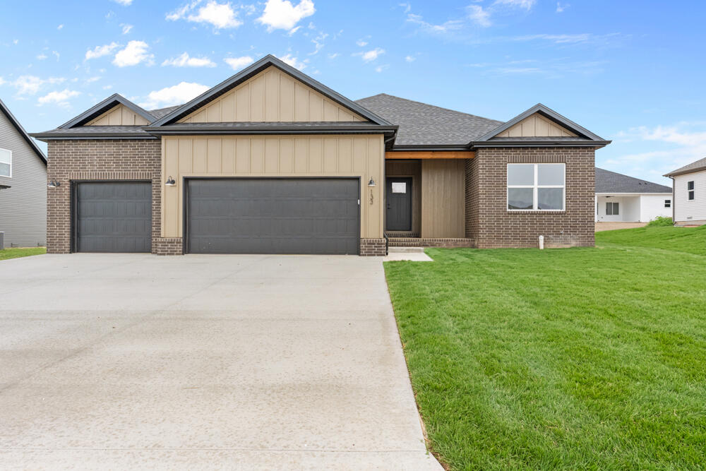 1448 N Carter Way, Republic MO 65738