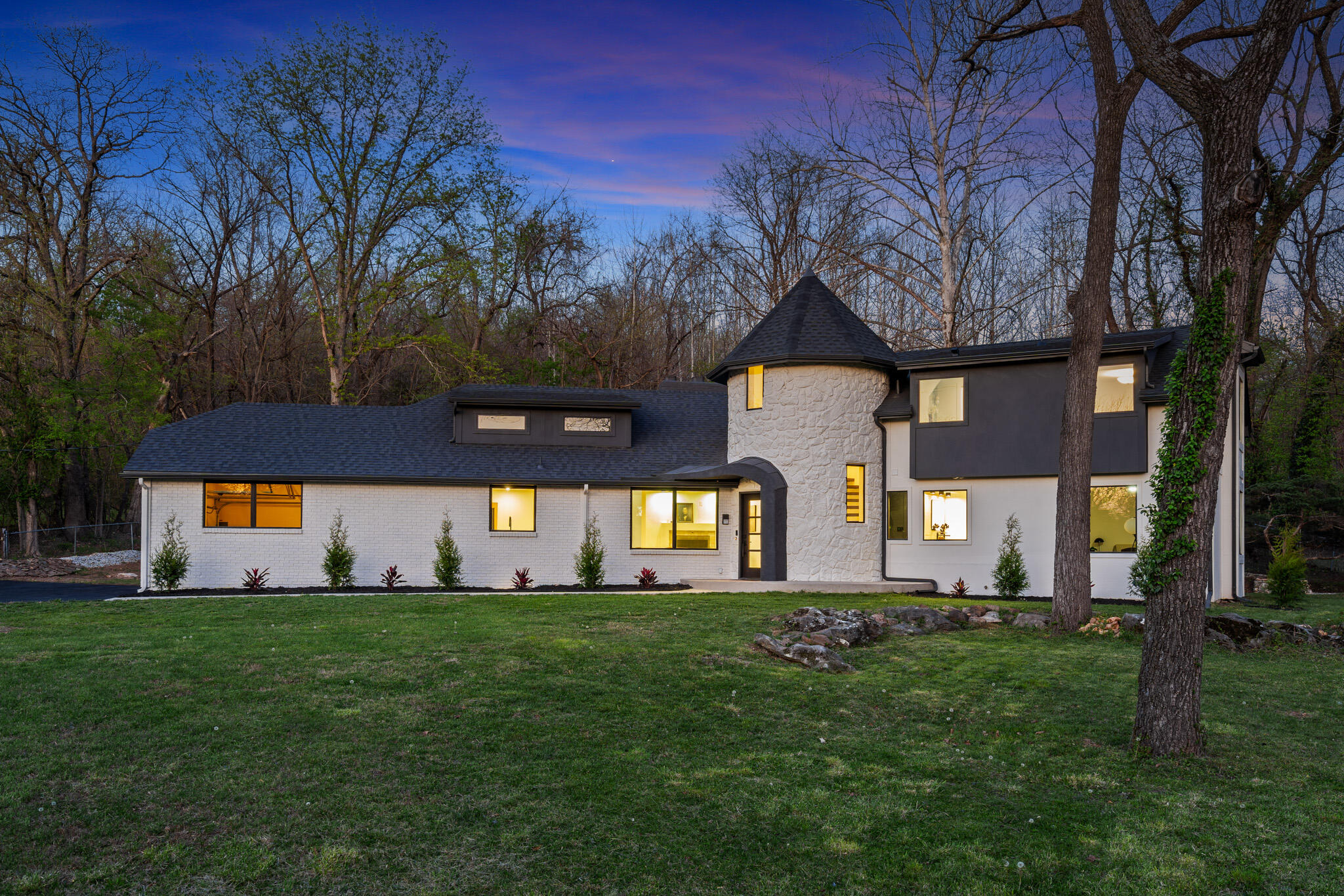 5554 S Woodcliffe Drive, Springfield MO 65804