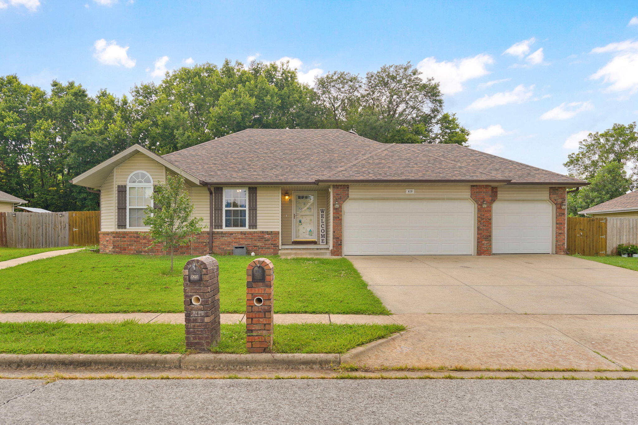 419 N Butternut Avenue, Republic MO 65738