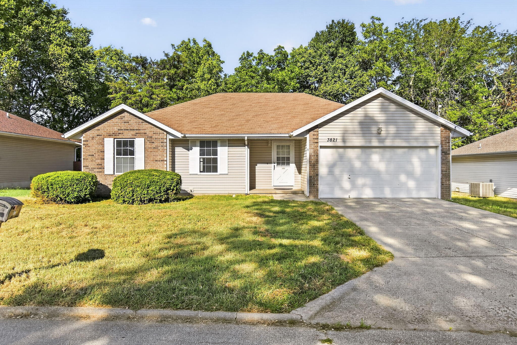 3821 S Leawood Avenue, Springfield MO 65807